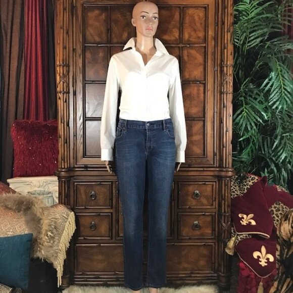 Old Navy Original Mid Rise Medium Wash Straight Leg Stretch Jean - Picture 3 of 10